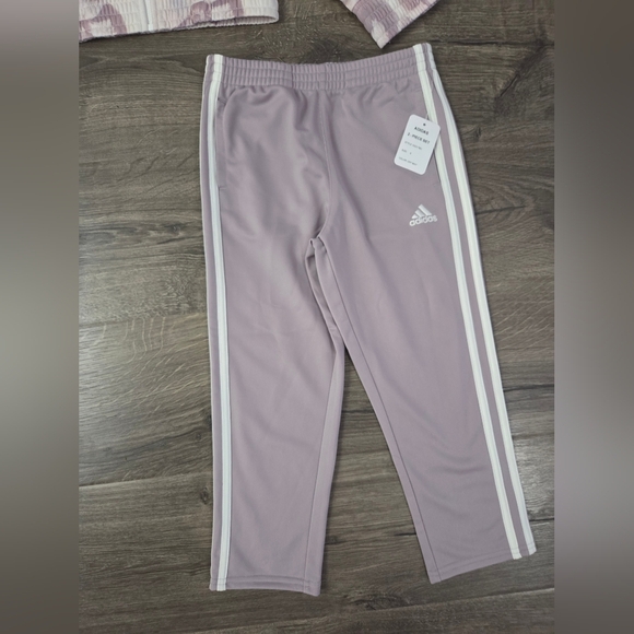Adidas Girls Tracksuit Set Size 5 NWT - Picture 3 of 3